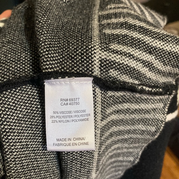 MarlaWynne WynneLayers SoftKNIT Cropped Cardigan - Picture 6 of 10